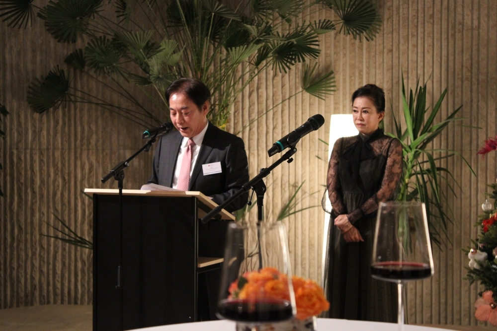 Reception inviting cross-regional high-level experts