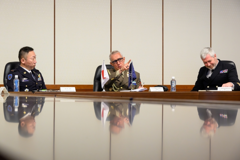 Chief Warrant Officer Zoltán KASZAB, Command Senior Enlisted Leader of NATO Allied Command Operations (ACO), and Warrant Officer 1 Paul RAILTON, Command Senior Enlisted Leader of NATO’s Partnerships 